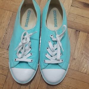 VGUC size 6 converse